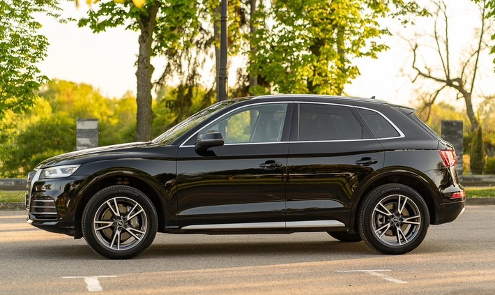 Audi Q5 cena 145000 przebieg: 61000, rok produkcji 2019 z Żuromin małe 211